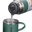 Kit Garrafa Térmica Vacuum 500ml com 2 Xícaras, em aço camada dupla / Quente e Frio  duração de até 12 horas